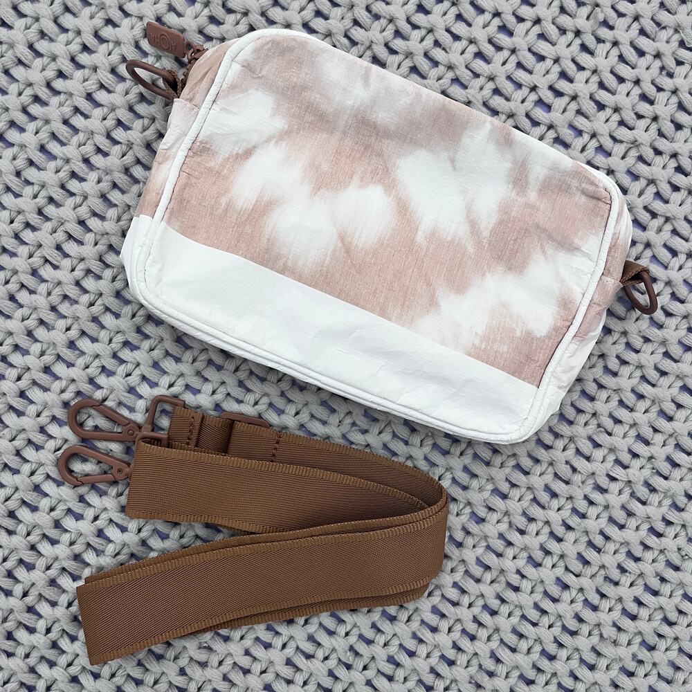 Aloha collection• Le Tour Crossbody Bag Shibori Chelsea Kauai Special Edition